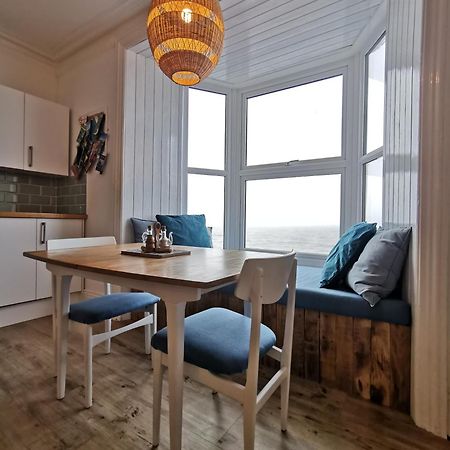 Lovely Seafront 2 Bed Flat In אבריסטוויט מראה חיצוני תמונה
